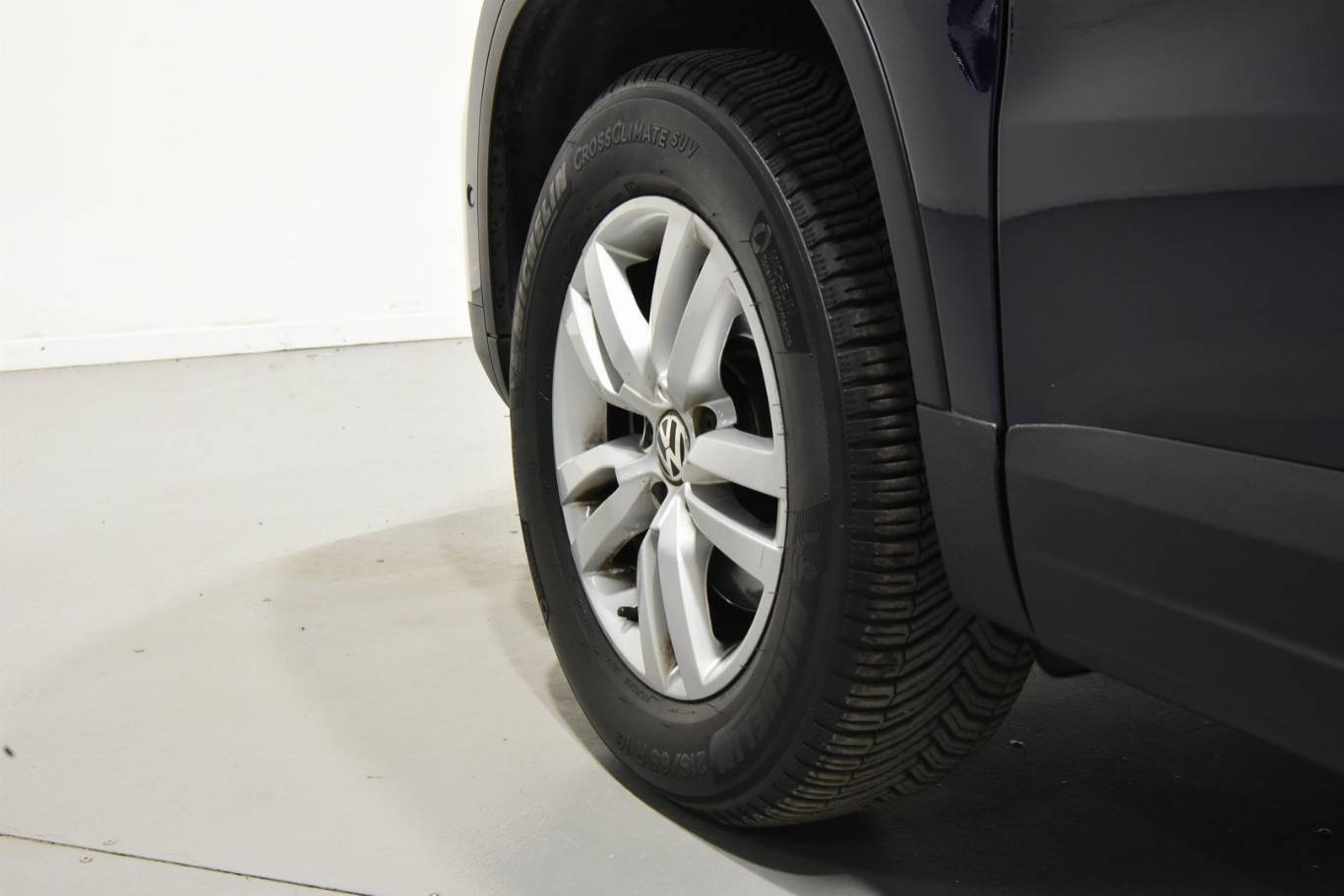 VOLKSWAGEN Tiguan 7