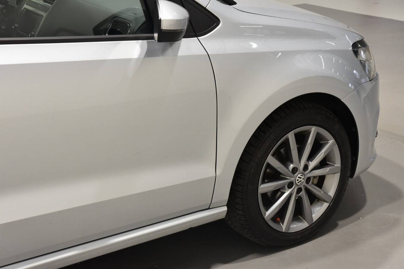 VOLKSWAGEN Polo 35