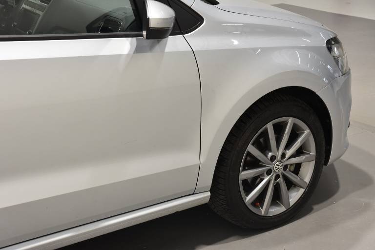 VOLKSWAGEN Polo 35