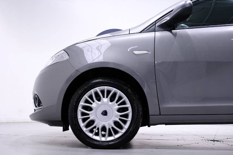 LANCIA Ypsilon 11