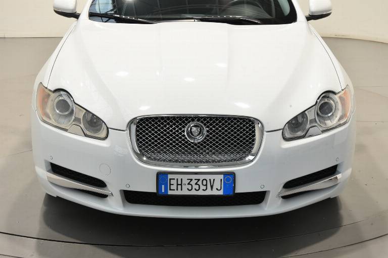 JAGUAR XF 42