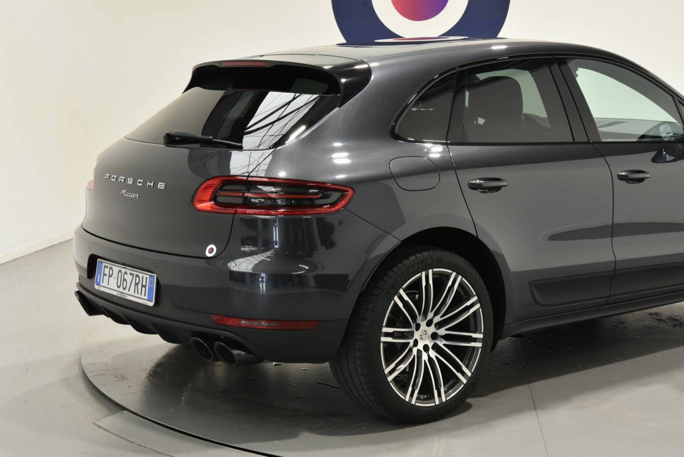 PORSCHE Macan 38