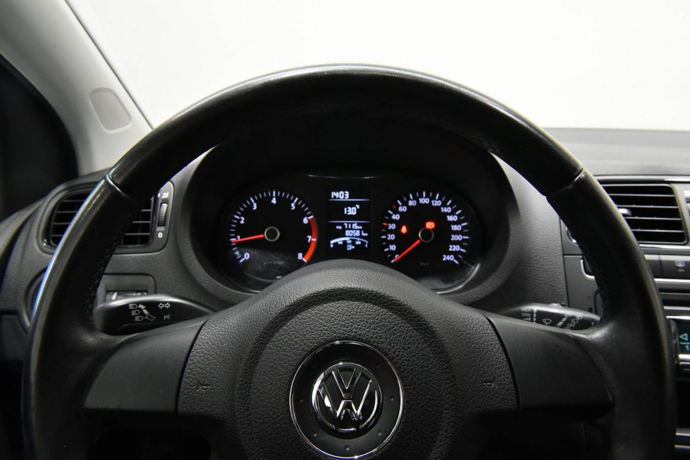 VOLKSWAGEN Polo 35