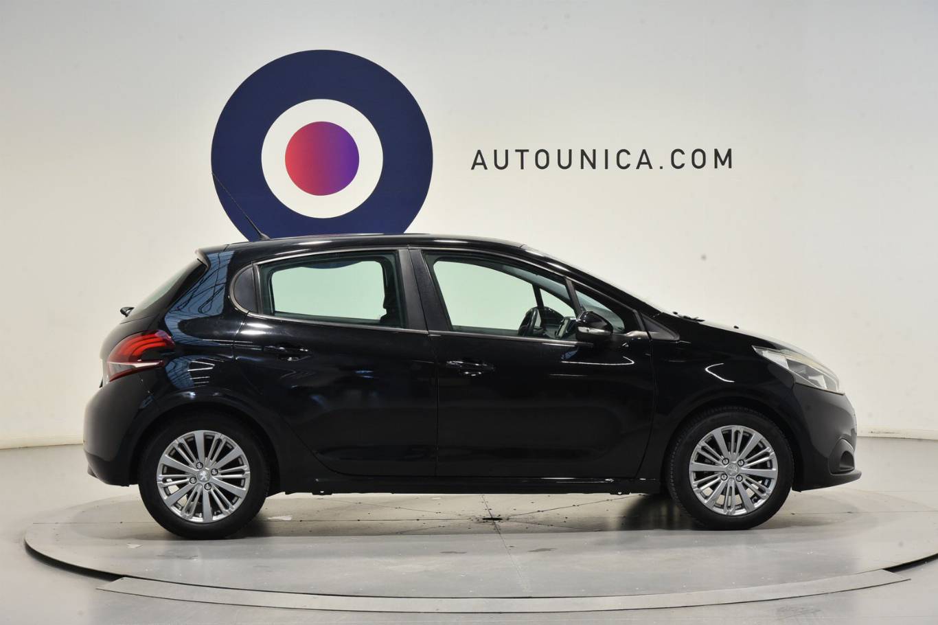 PEUGEOT 208 7
