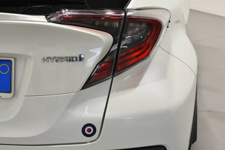 TOYOTA C-HR 20