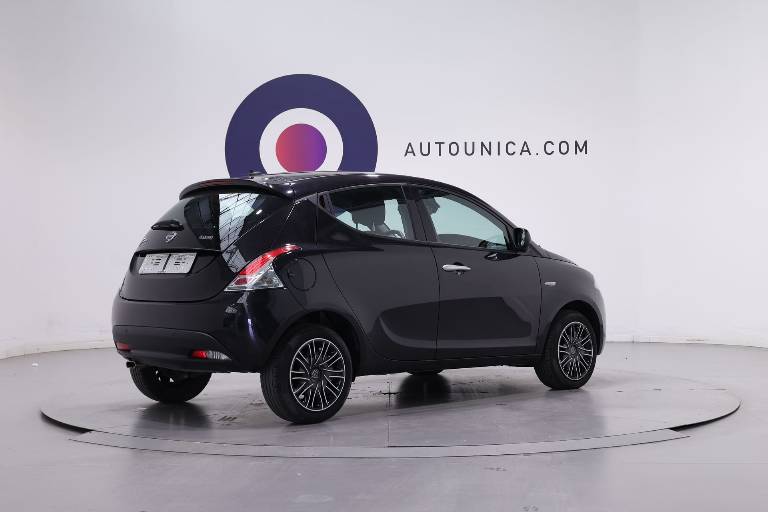 LANCIA Ypsilon 6
