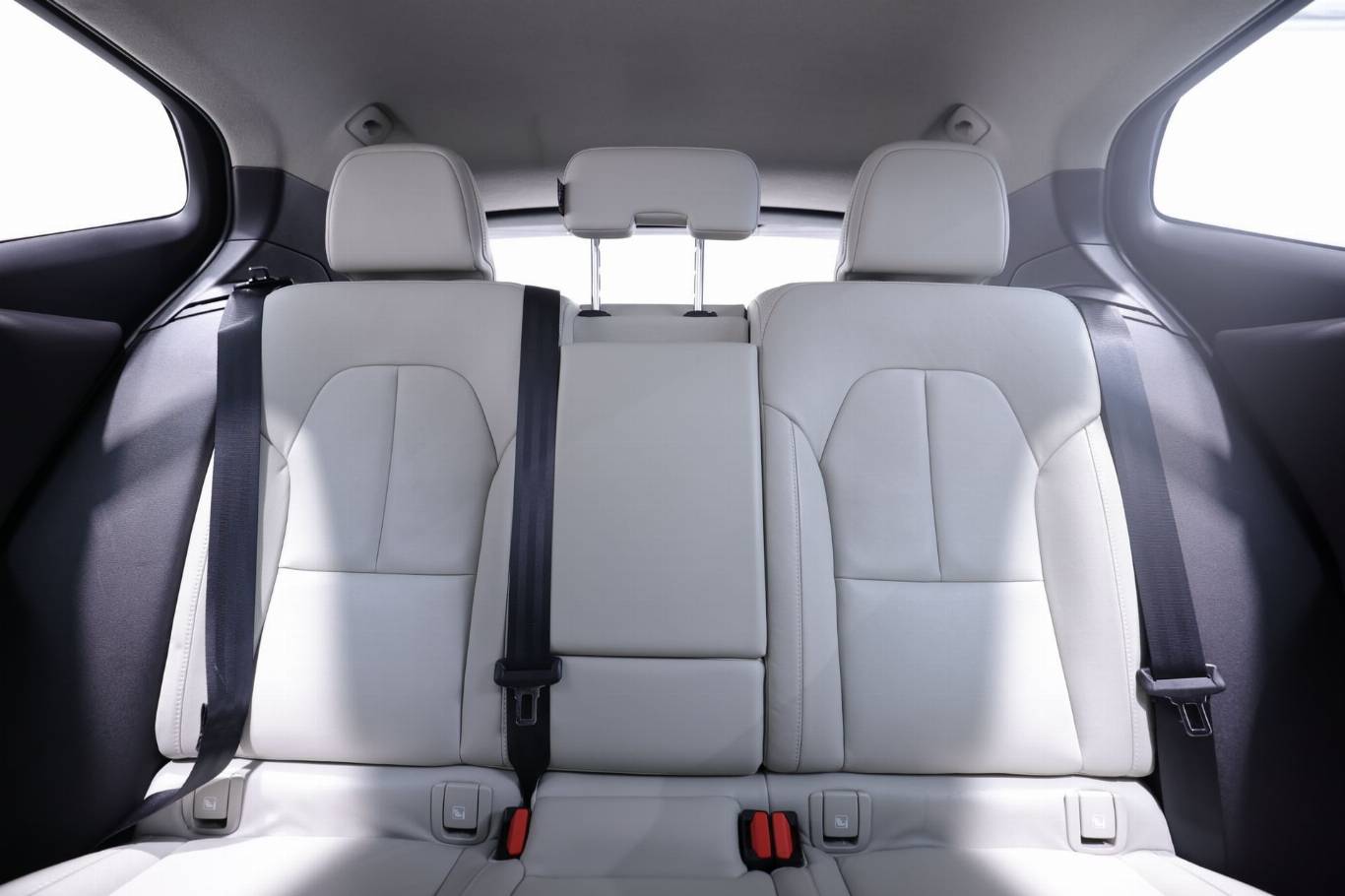 VOLVO XC40 32