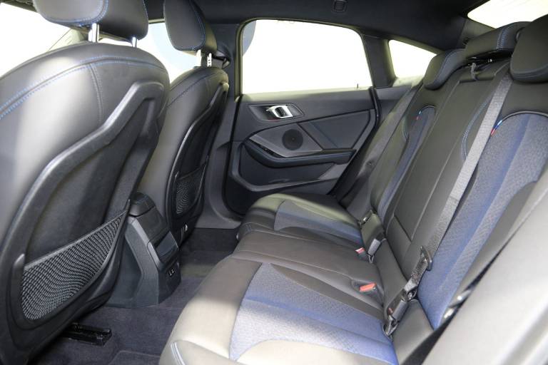 BMW 220 44