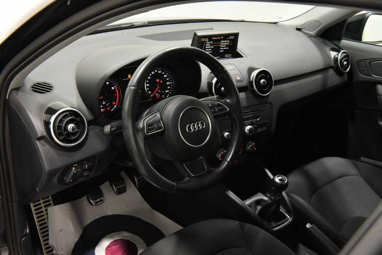 AUDI A1 3