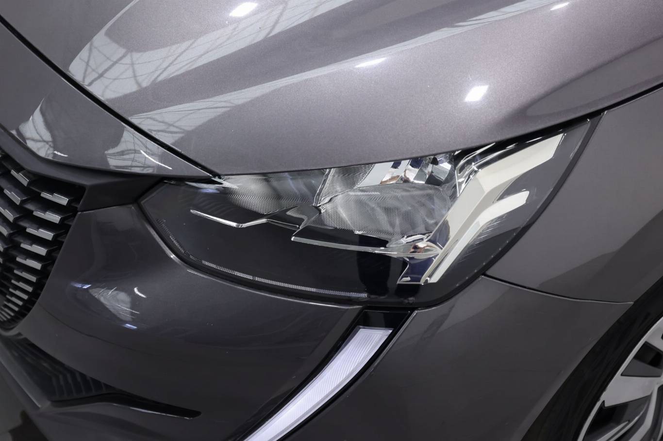 PEUGEOT 208 41