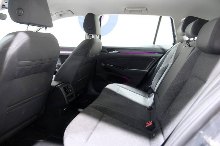 VOLKSWAGEN Golf Variant 39
