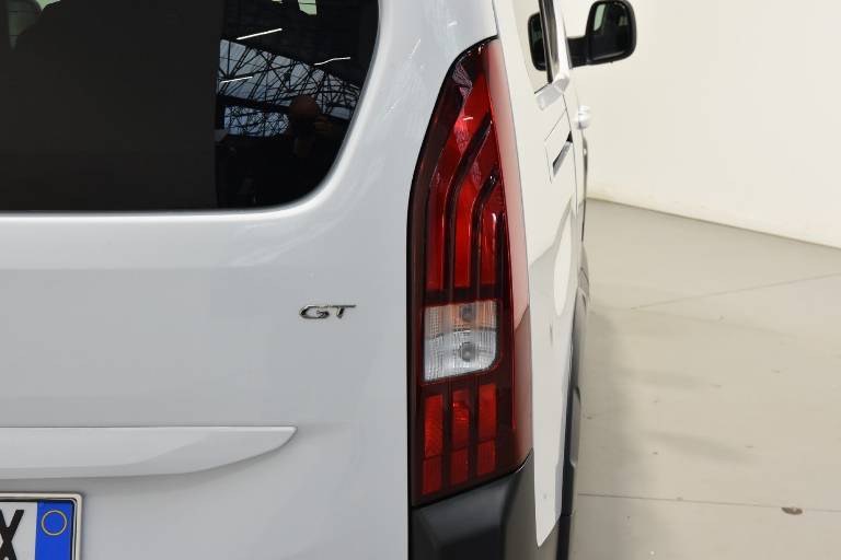 PEUGEOT Rifter 17