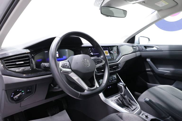 VOLKSWAGEN Polo 5
