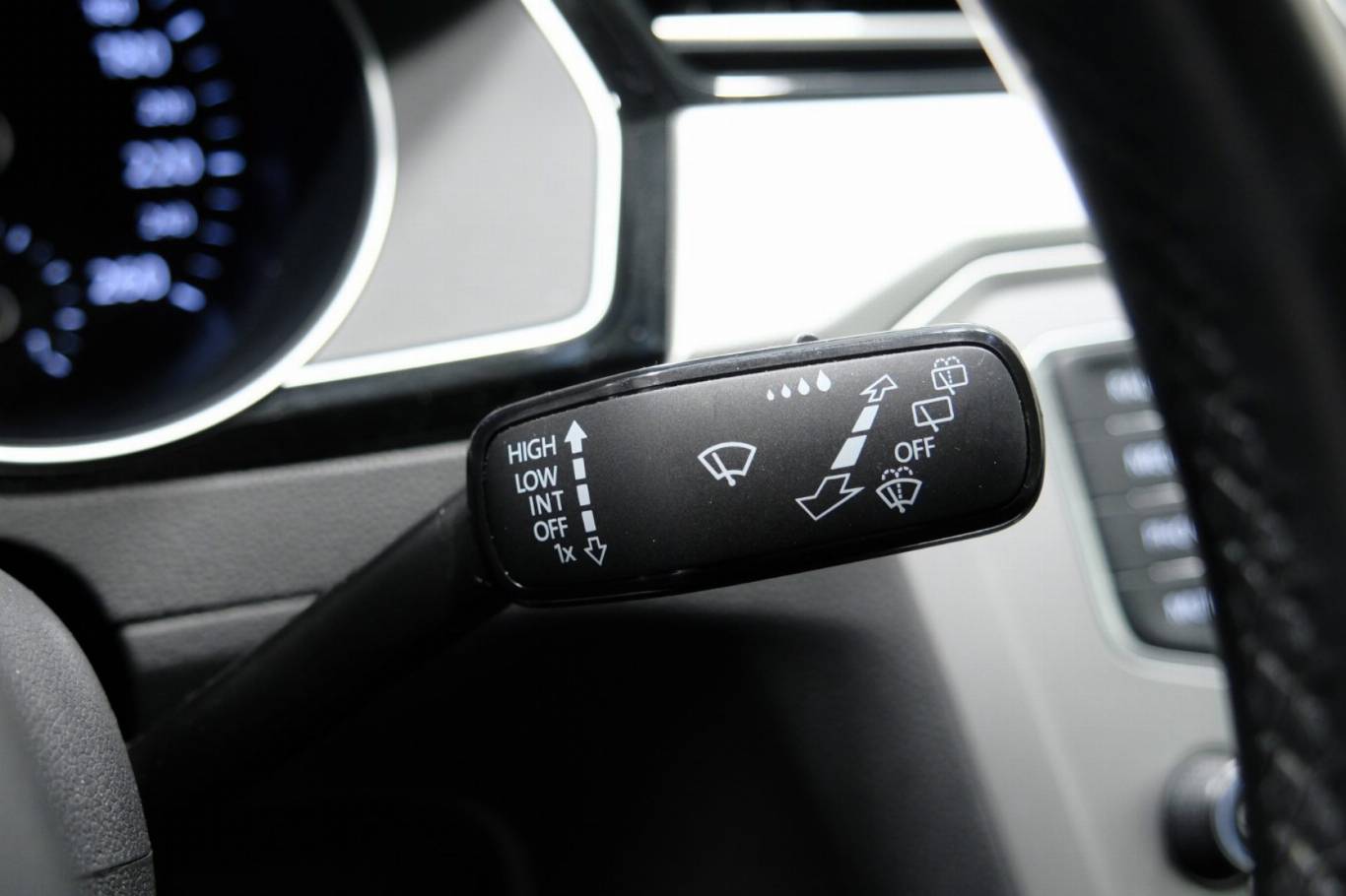 VOLKSWAGEN Passat Variant 25