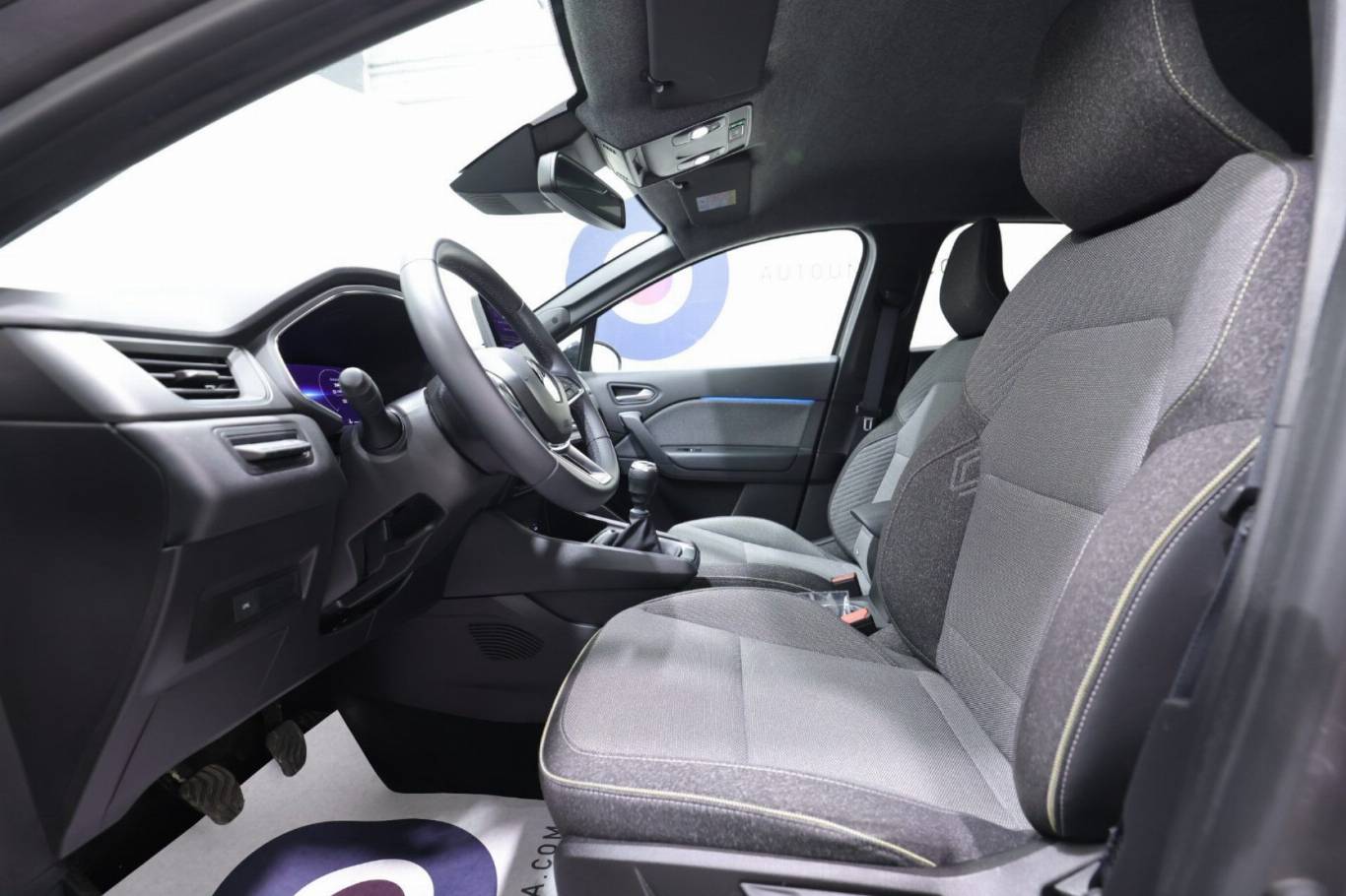 RENAULT Captur 19