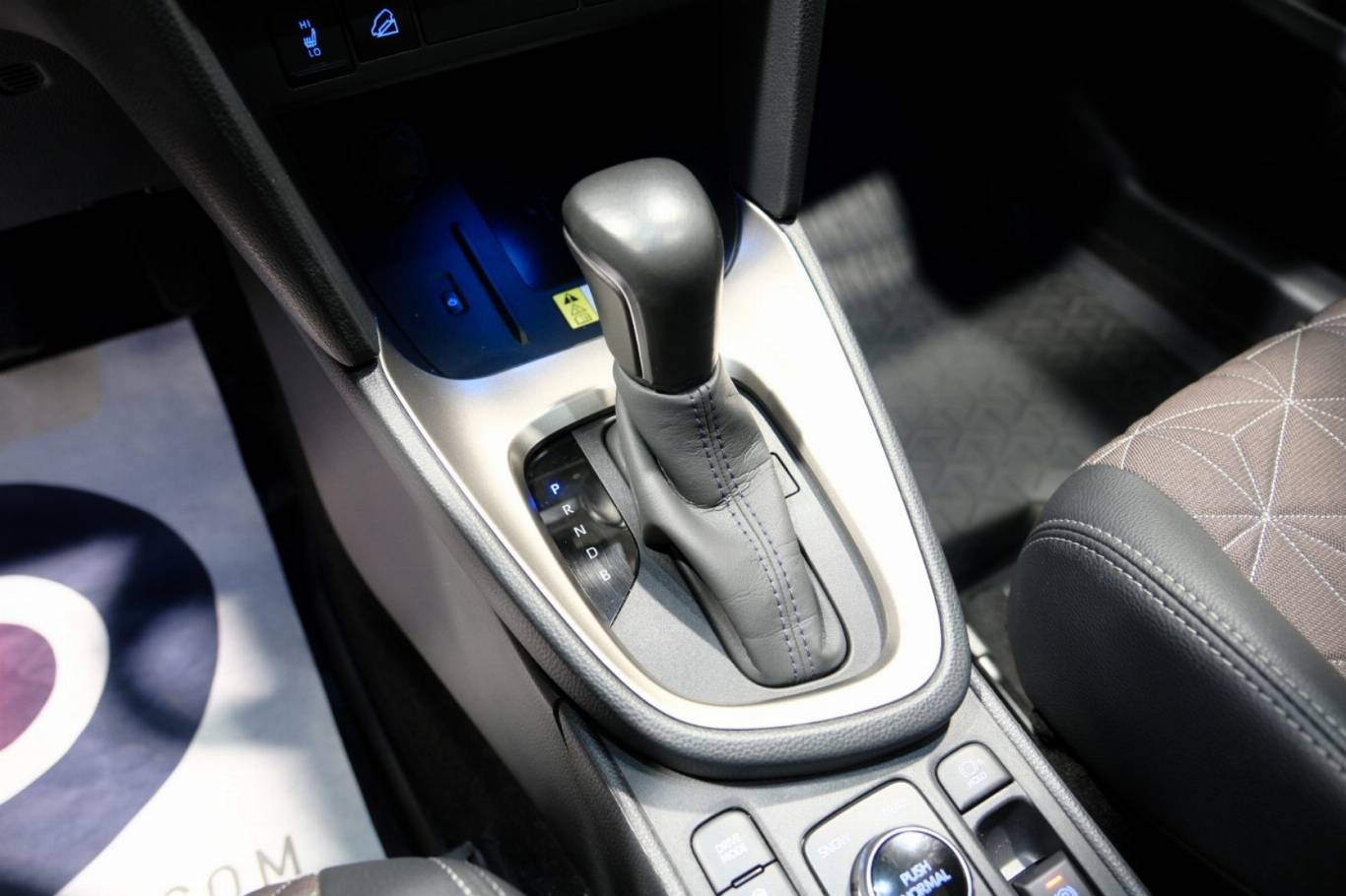 TOYOTA Yaris Cross 32