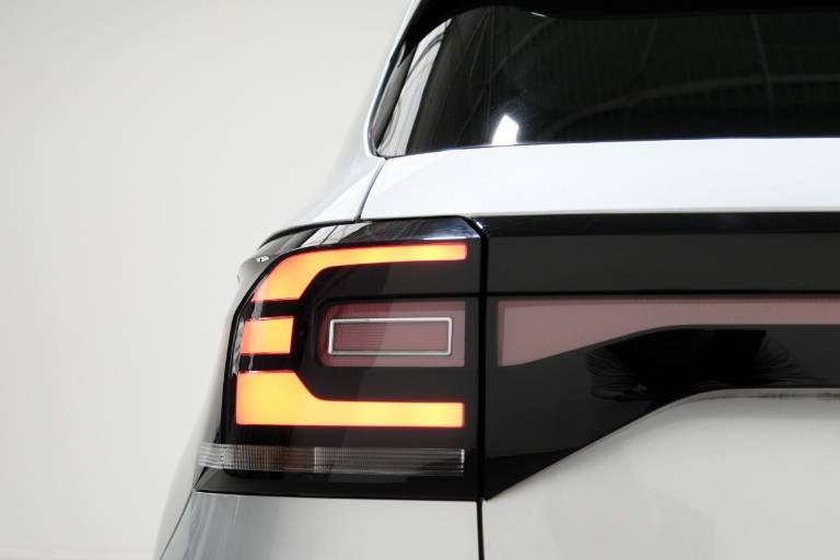 VOLKSWAGEN T-Cross 42