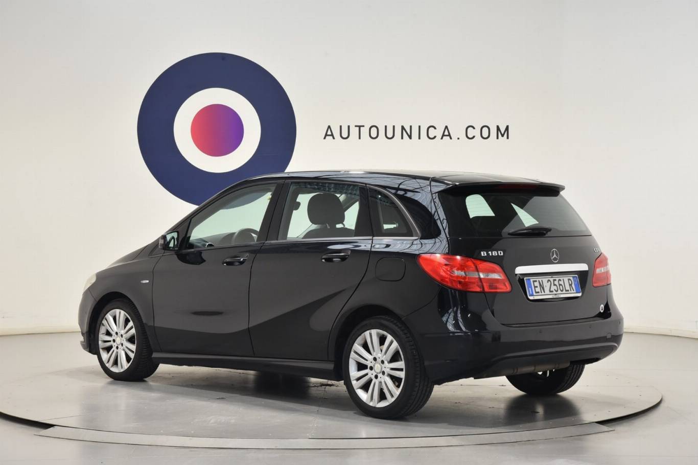 MERCEDES-BENZ B 180 2