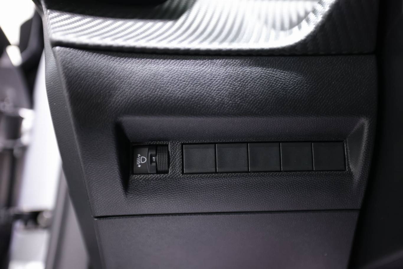 PEUGEOT 2008 26