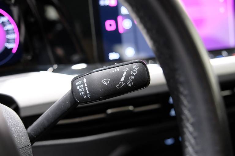 VOLKSWAGEN Golf Variant 25