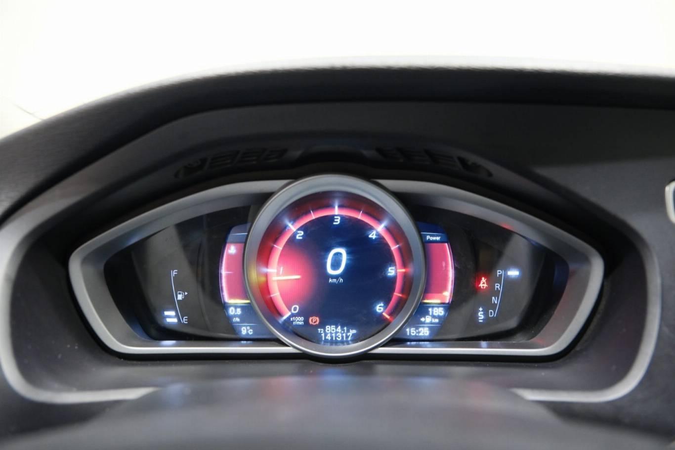 VOLVO V40 Cross Country 9