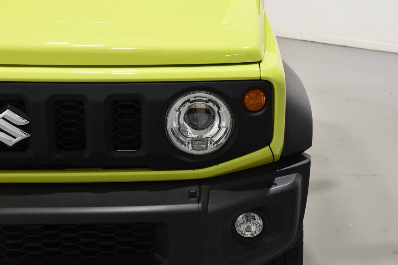 SUZUKI Jimny 18