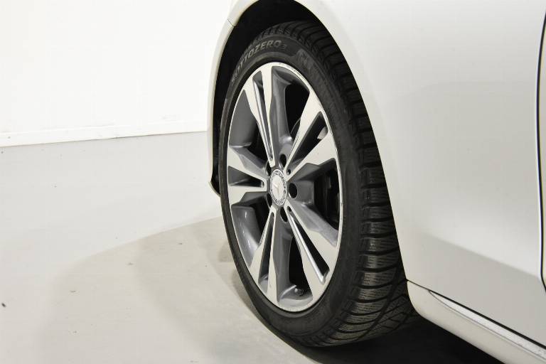 MERCEDES-BENZ C 220 8