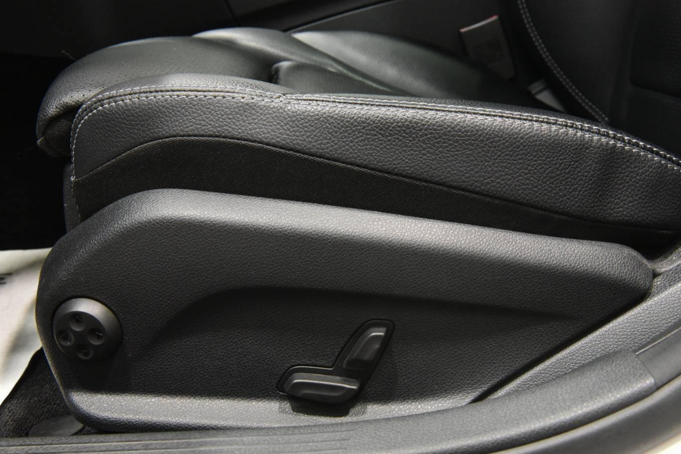 MERCEDES-BENZ C 250 42