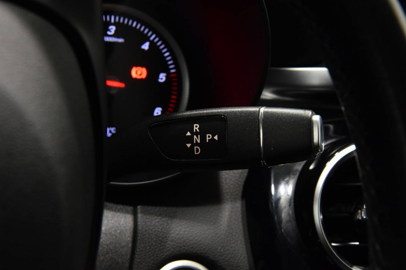 MERCEDES-BENZ C 200 27