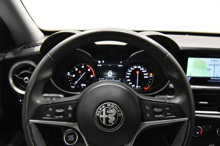 ALFA ROMEO Stelvio 5