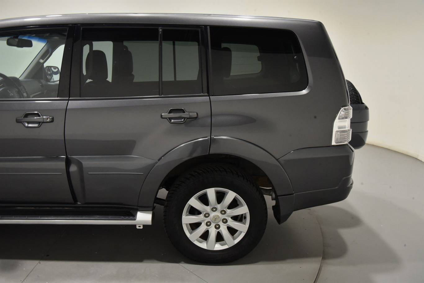 MITSUBISHI Pajero 46