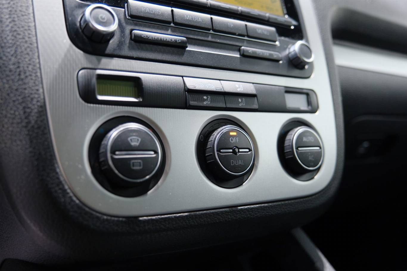 VOLKSWAGEN Scirocco 25