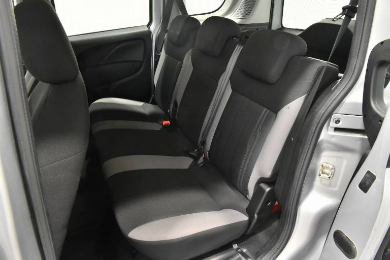 FIAT Doblo 38