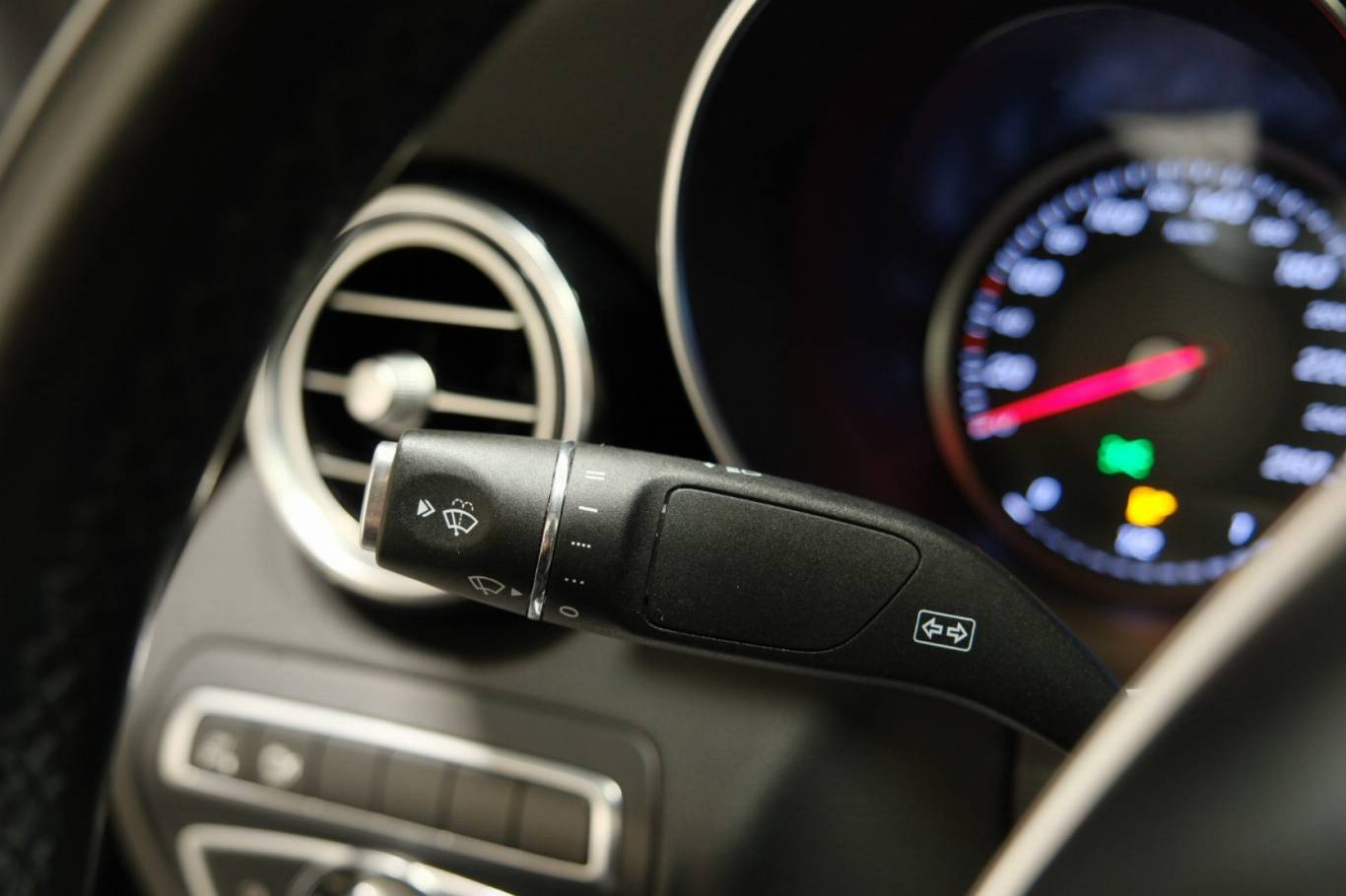 MERCEDES-BENZ C 220 26