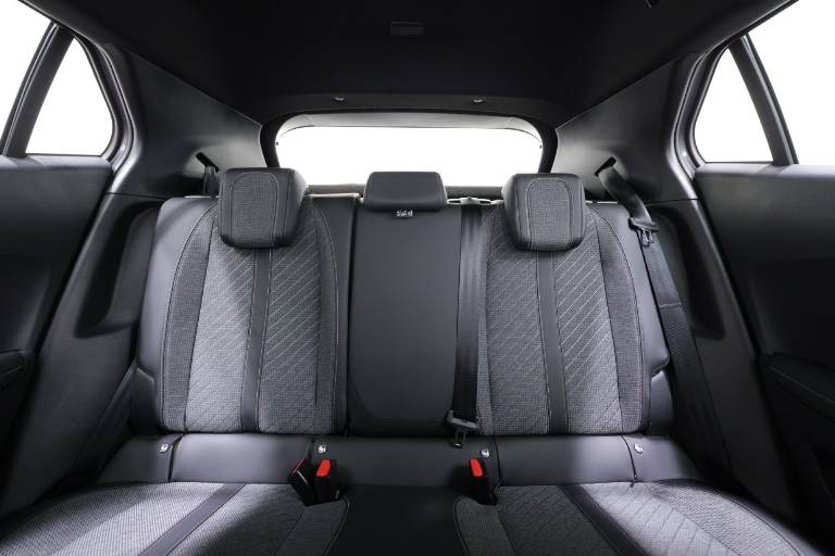 PEUGEOT 2008 33