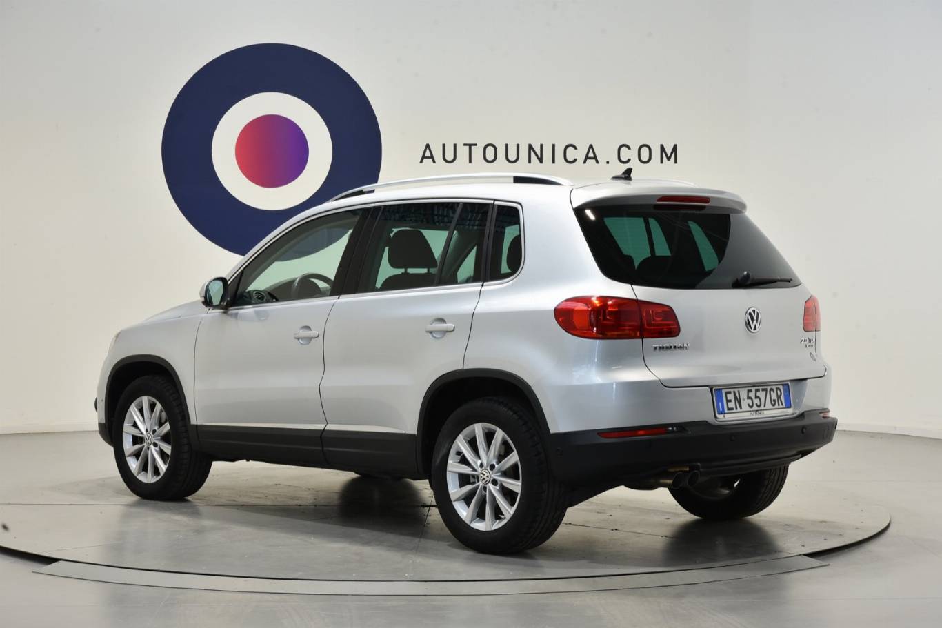 VOLKSWAGEN Tiguan 2