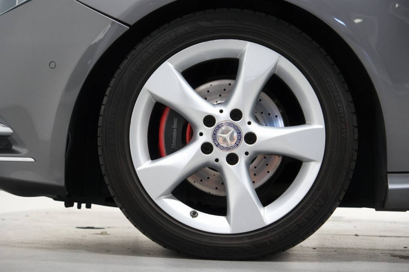 MERCEDES-BENZ B 180 14