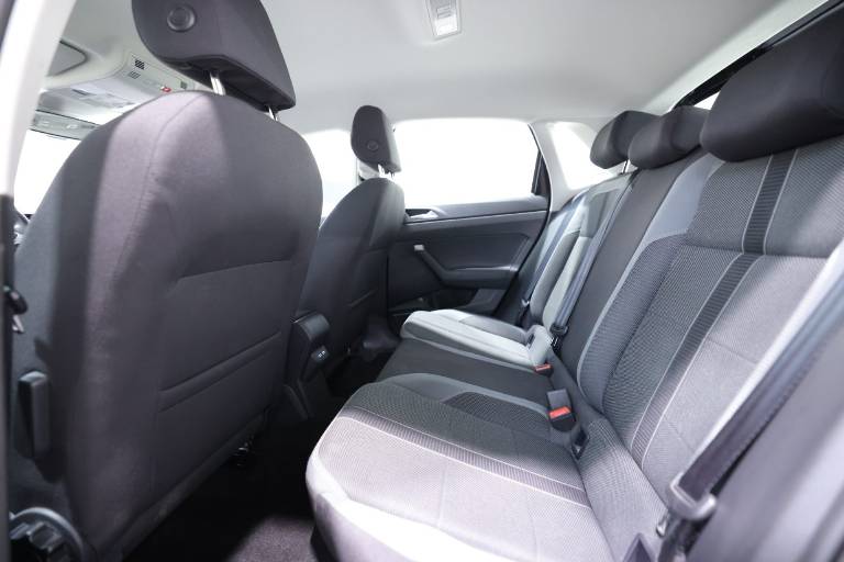 VOLKSWAGEN Polo 35