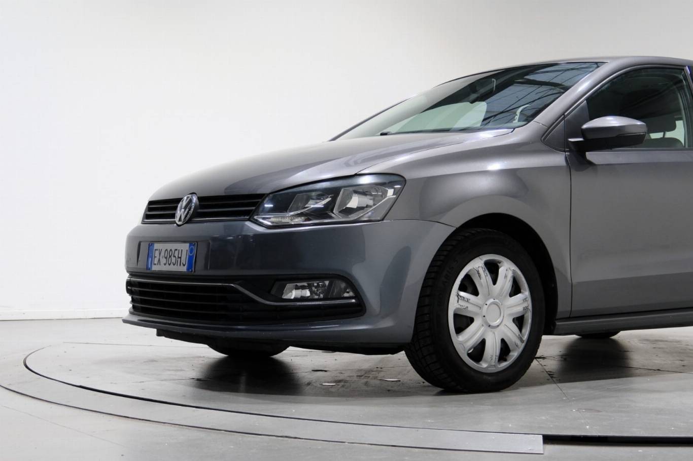 VOLKSWAGEN Polo 11