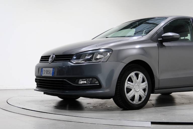 VOLKSWAGEN Polo 11