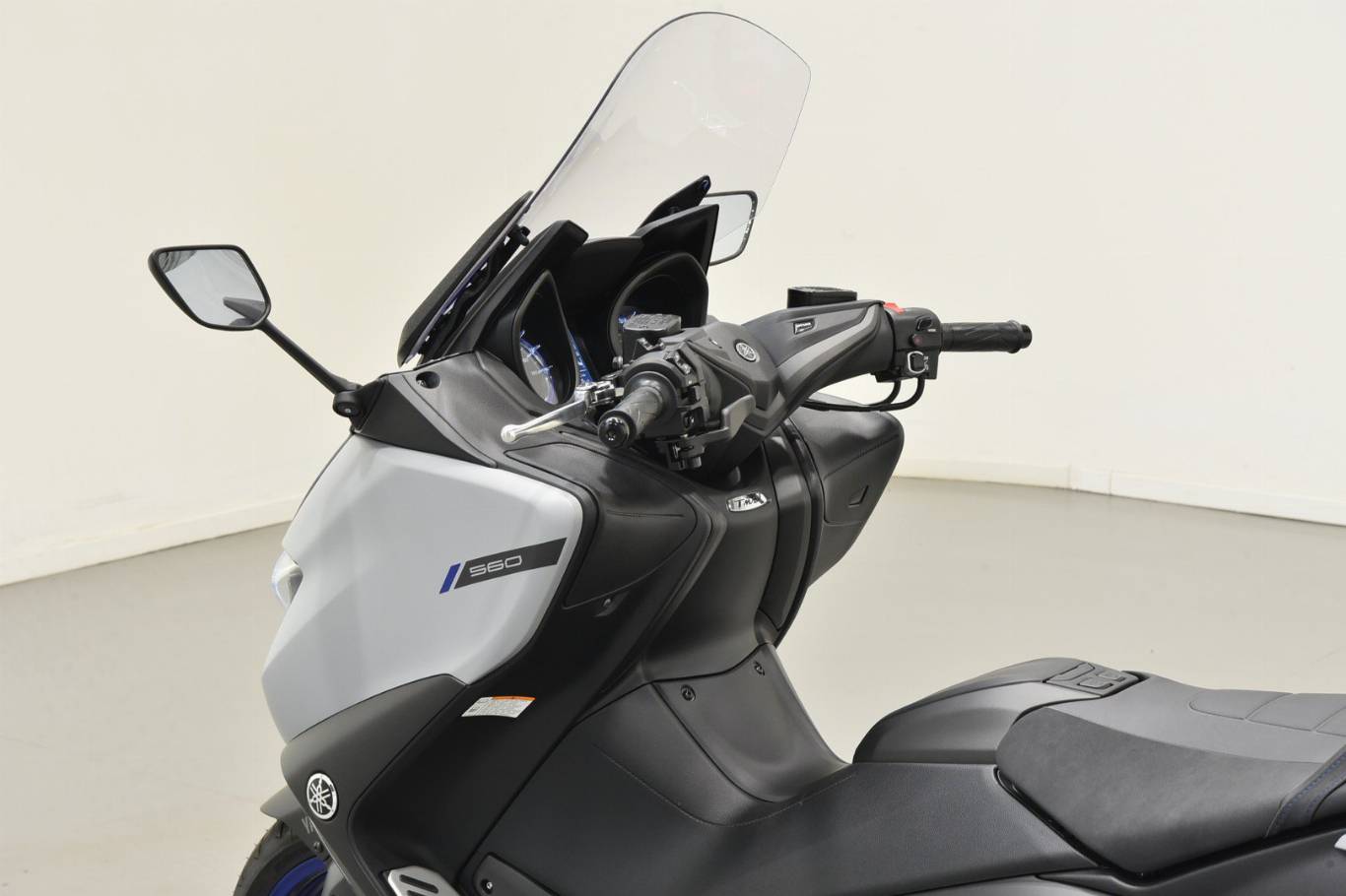 YAMAHA T-Max 560 64
