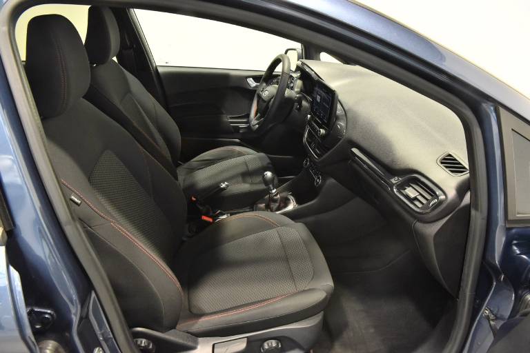 FORD Fiesta 31