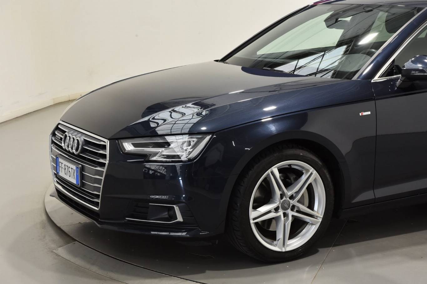 AUDI A4 14