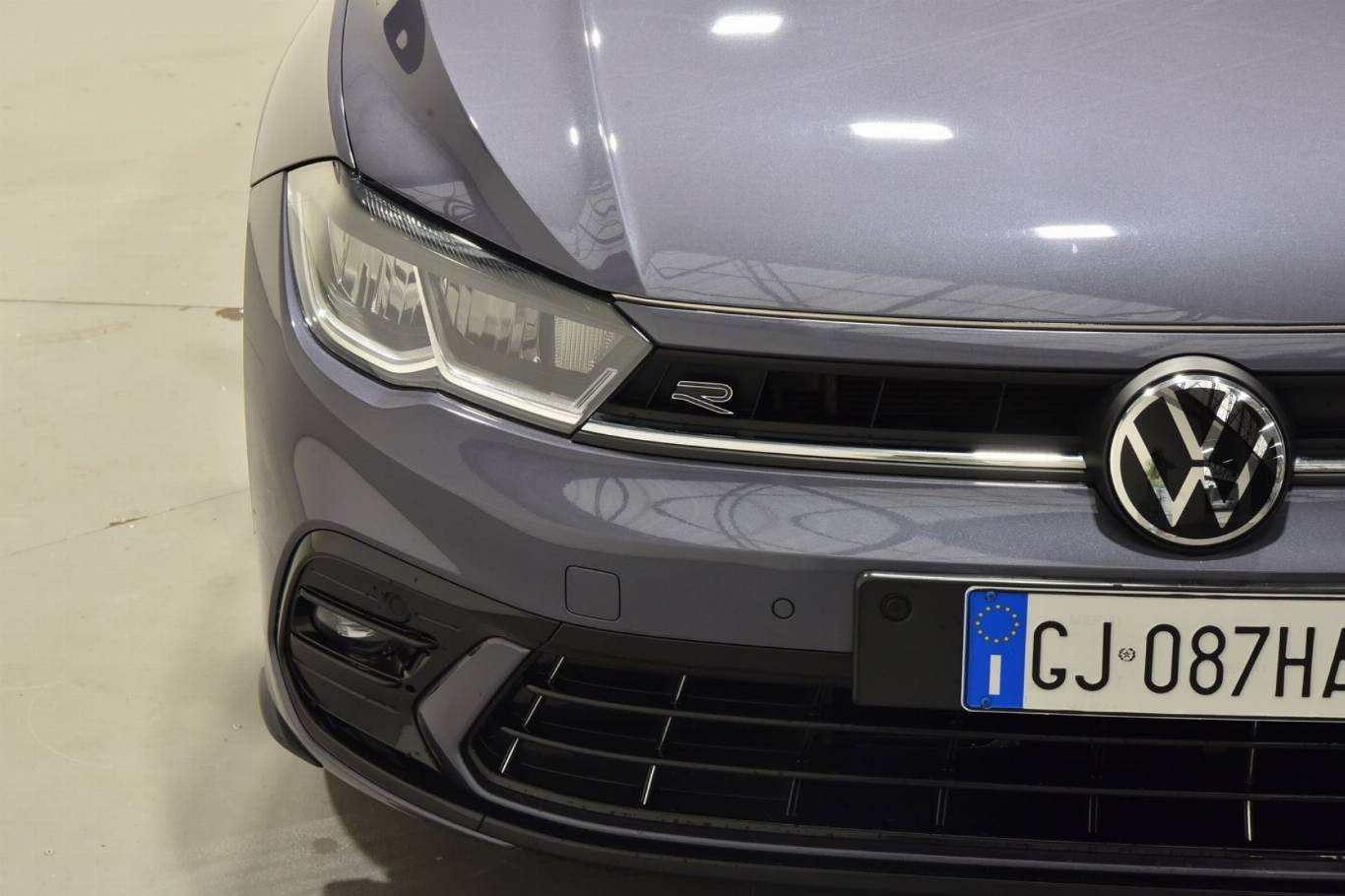 VOLKSWAGEN Polo 17