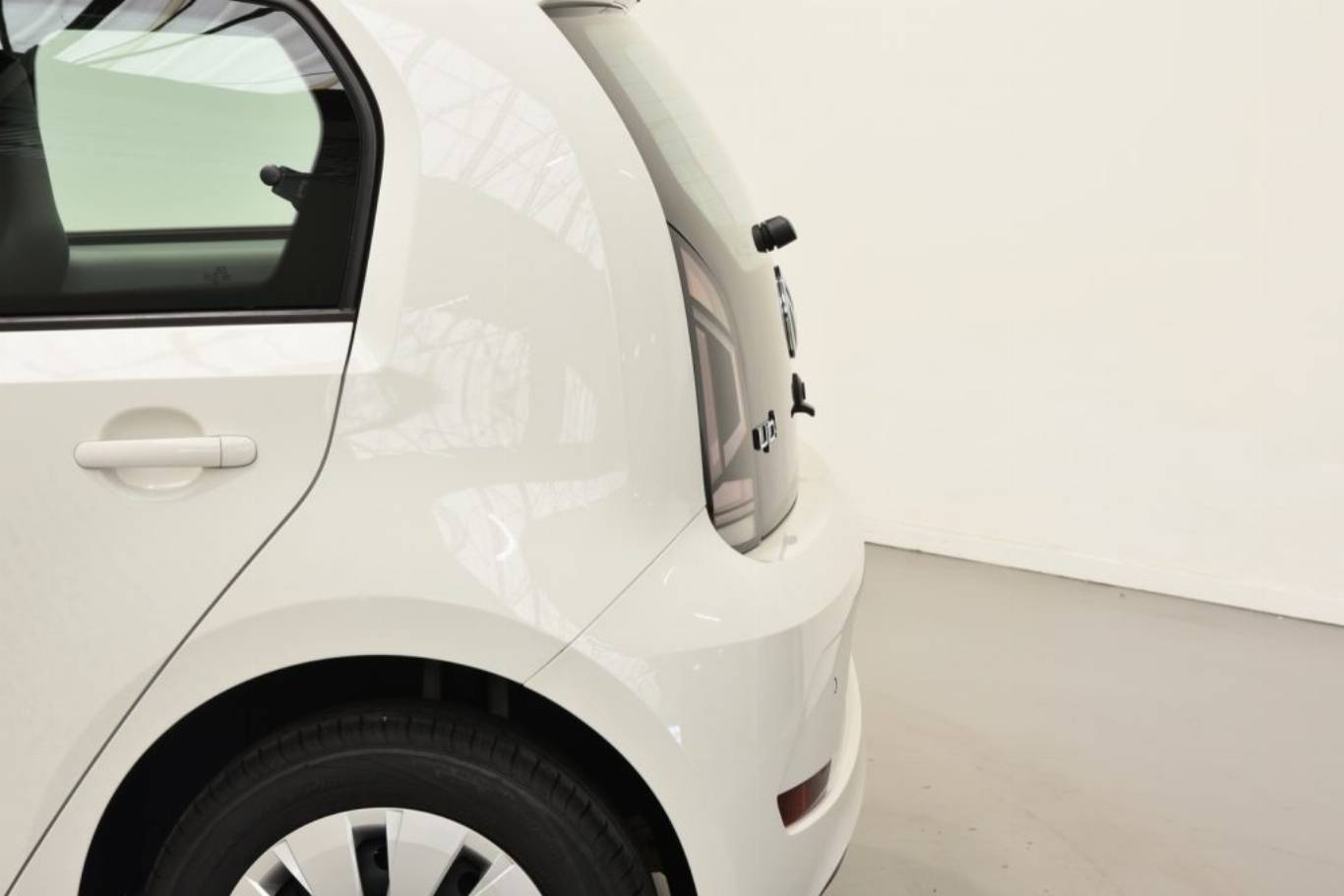 VOLKSWAGEN Up! 37