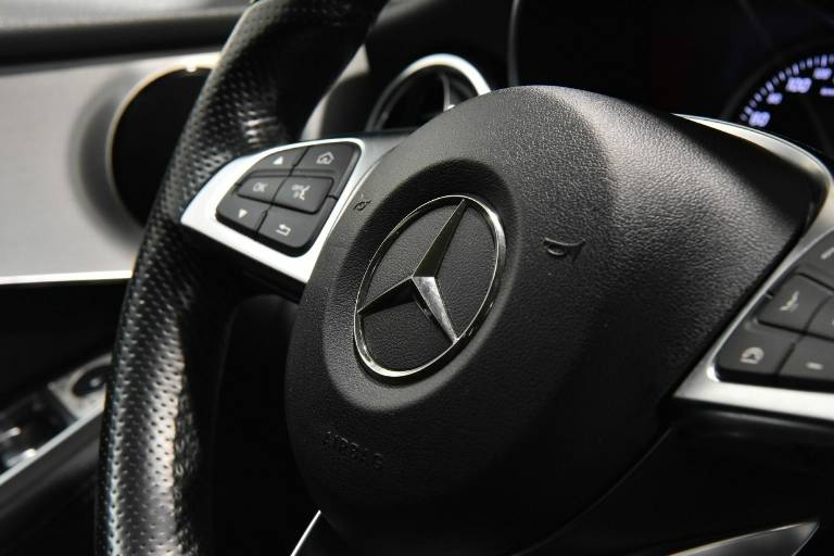 MERCEDES-BENZ GLC 220 37