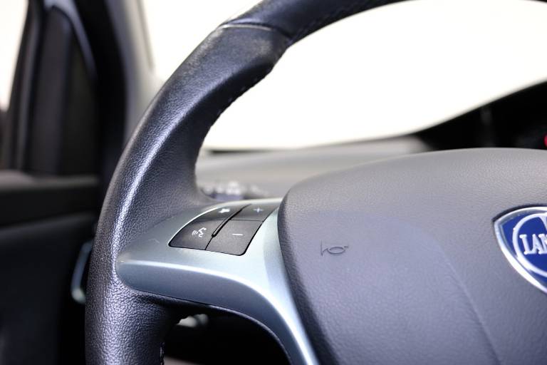 LANCIA Ypsilon 19