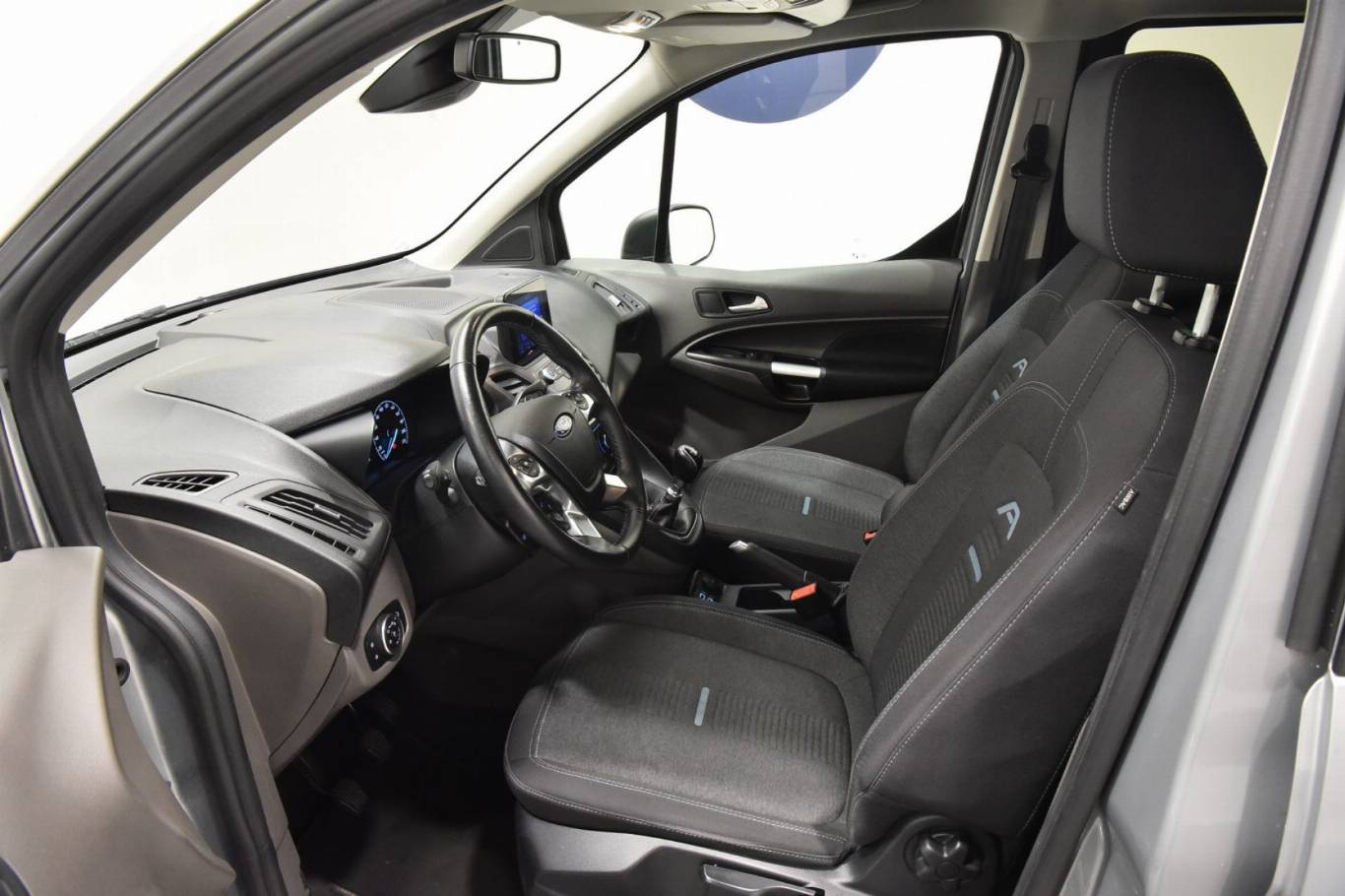 FORD Tourneo Connect 4