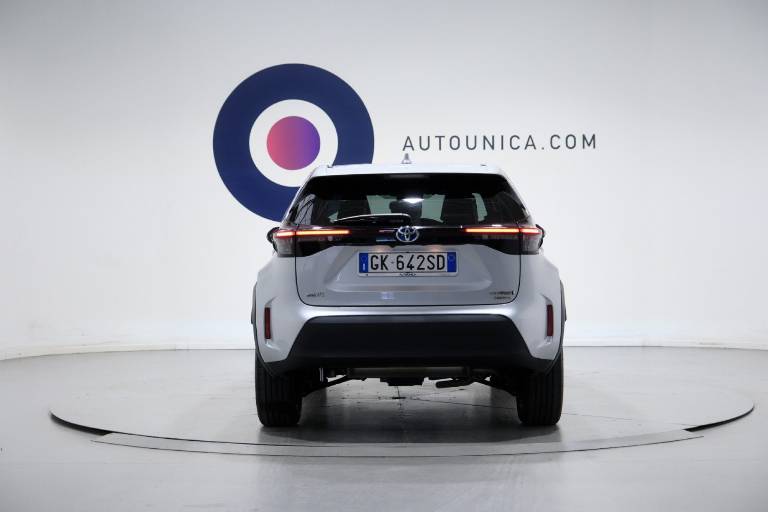 TOYOTA Yaris Cross 15