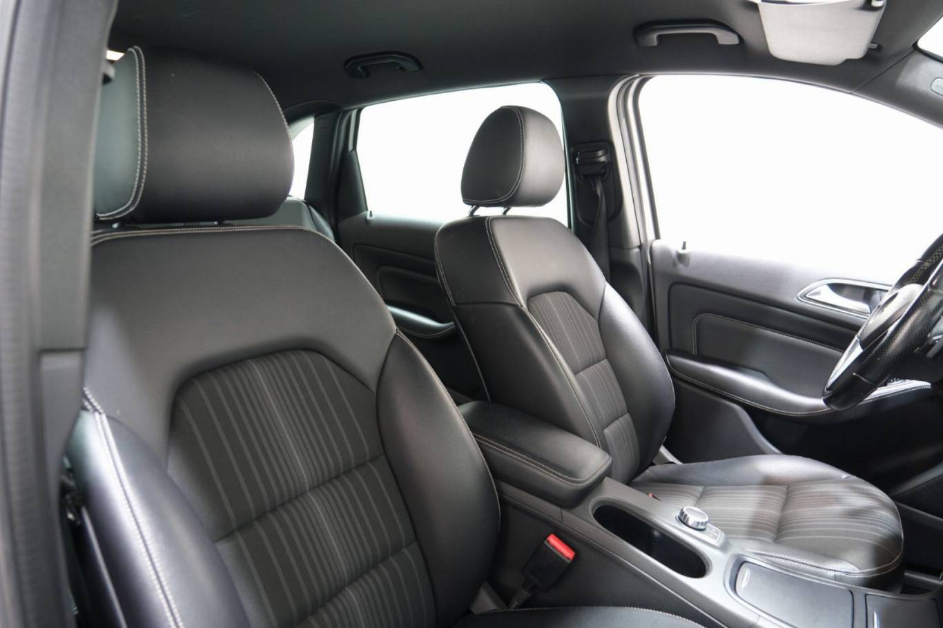 MERCEDES-BENZ B 180 51